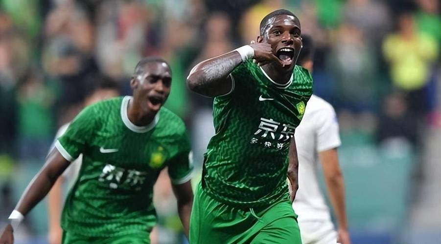 爱游戏-包含冲刺阶段北京国安备战亚冠，远射贴柱细节曝光，引发热议，临场指挥获称赞的词条