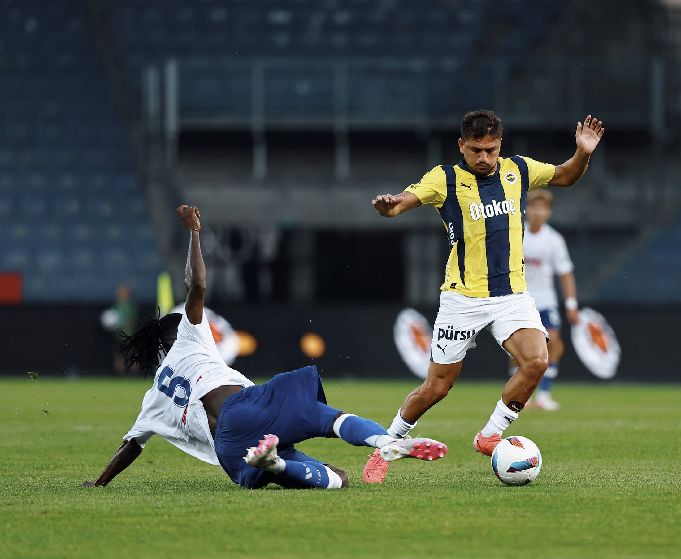 爱游戏体育-关于欧冠赛程吃紧，费耶诺德赛后回应争议，媒体盛赞，高层口径保持一致的信息